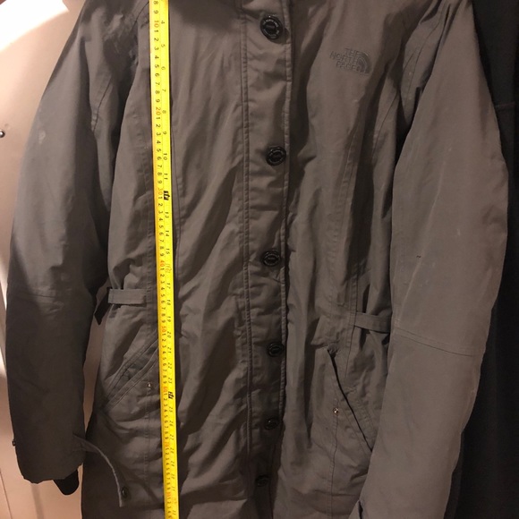 North face winter coat - Picture 6 of 8